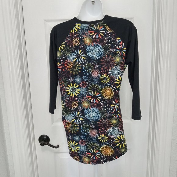 LulaRoe Shirt - Picture 8 of 10